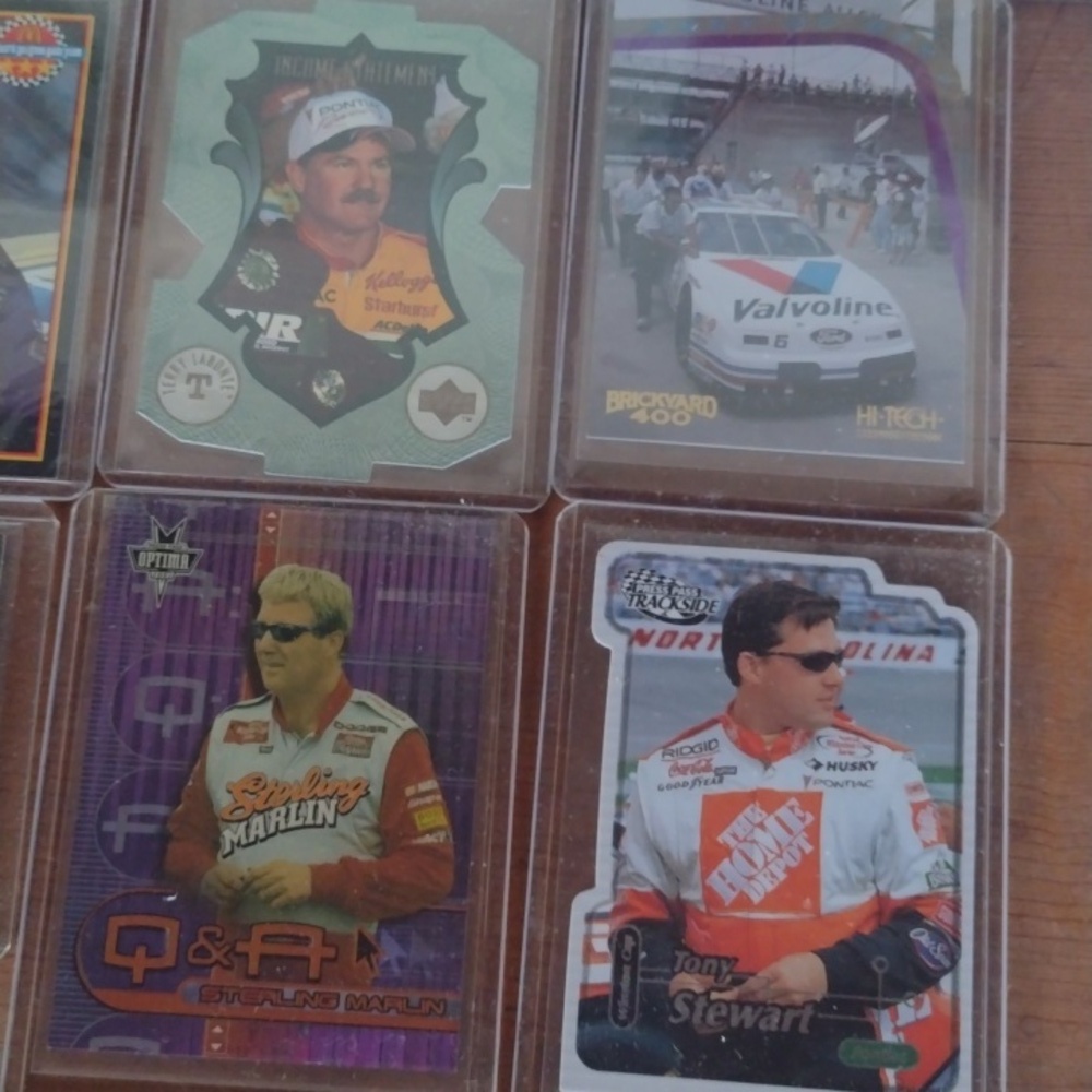 Inserts NASCAR Sports Trading Cards Collection - Picture 5 of 7